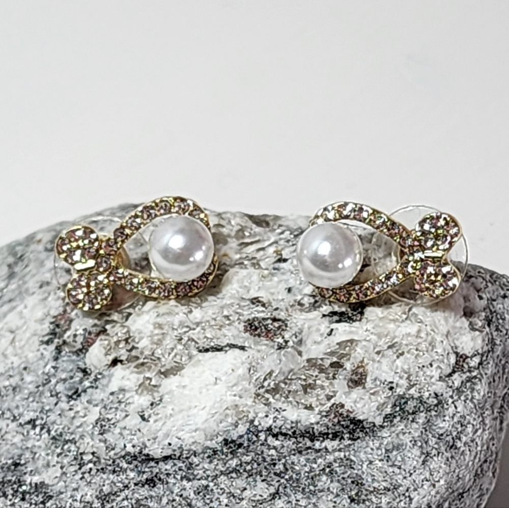 Bling Bow Pearl Crystal Studs Earrings Goldtone - Picture 4 of 5